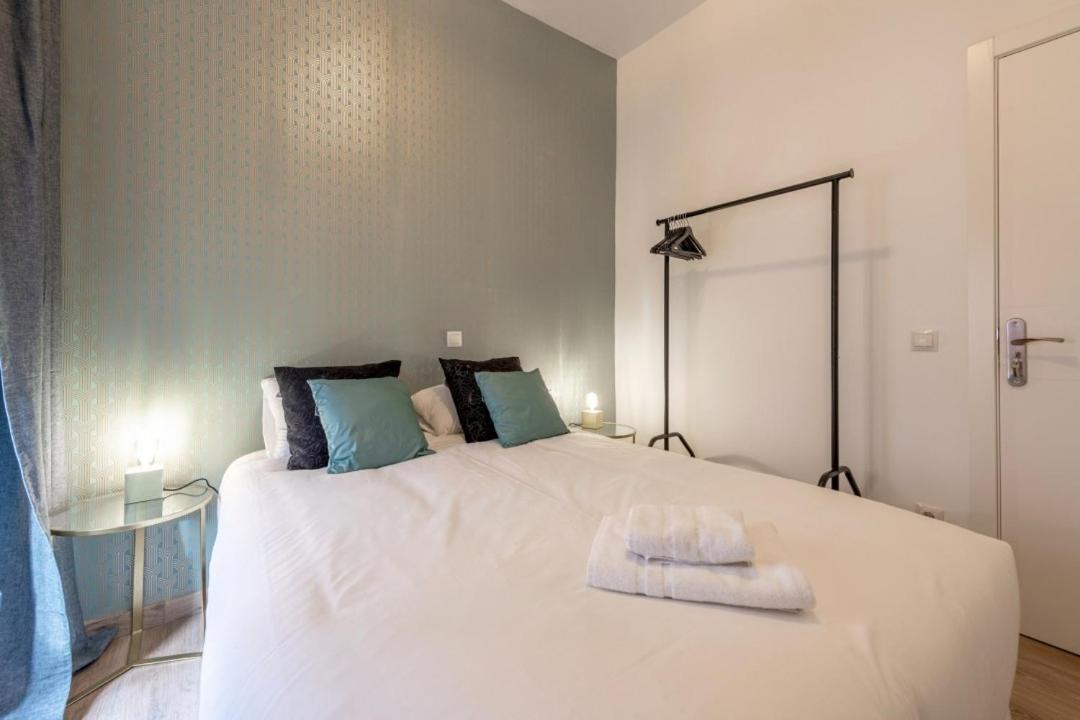 מדריד 3 Bedrooms 1 Bathroom Furnished - Lavapies- Mintystay מראה חיצוני תמונה