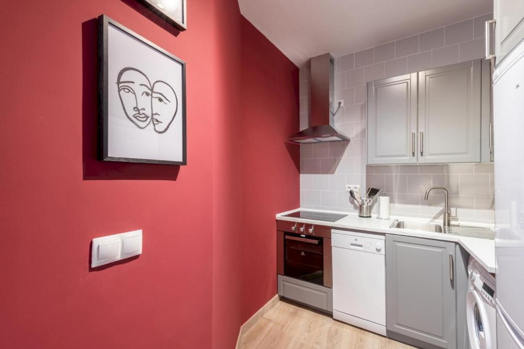 מדריד 3 Bedrooms 1 Bathroom Furnished - Lavapies- Mintystay מראה חיצוני תמונה